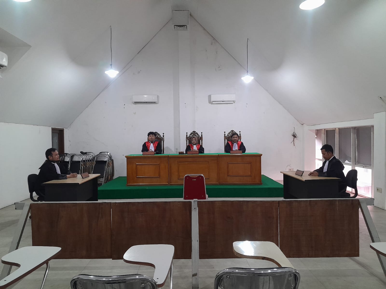 MOOT COURT